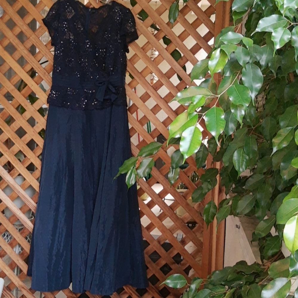 KM Collections Midnight Blue Formal Dress Size 12